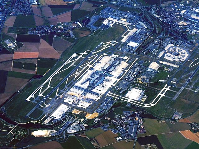 Illustrasjon av leiebil i Charles de Gaulle flyplass
